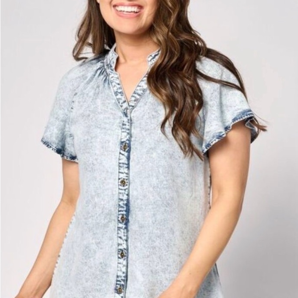 AnyBody Light Blue Acid Wash Button-Front Short Sleeve Top